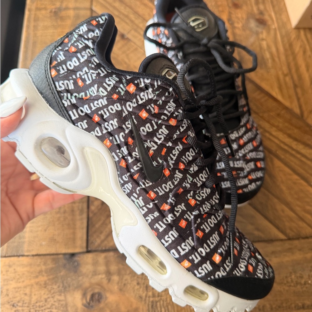 NEW NIKE Just Do It Per Sneakers 7.5